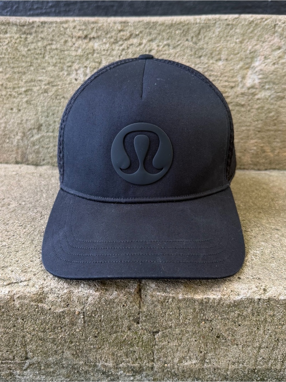 Lululemon Logo Trucker Hat L/XL Black Meshback Breathable Adjustable Casual